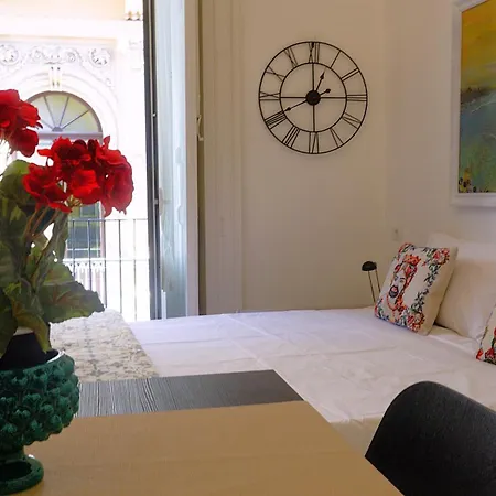 Palace Apartment *