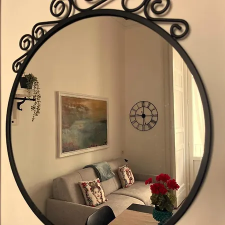 Palace Apartment *