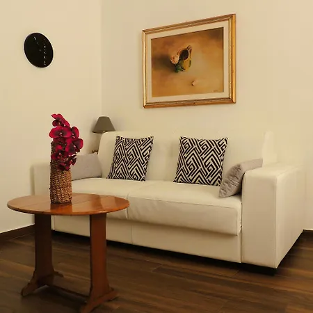 Apartment Palace *