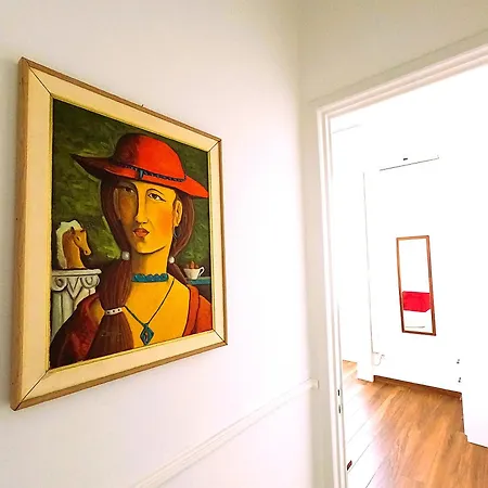 Palace Apartment *